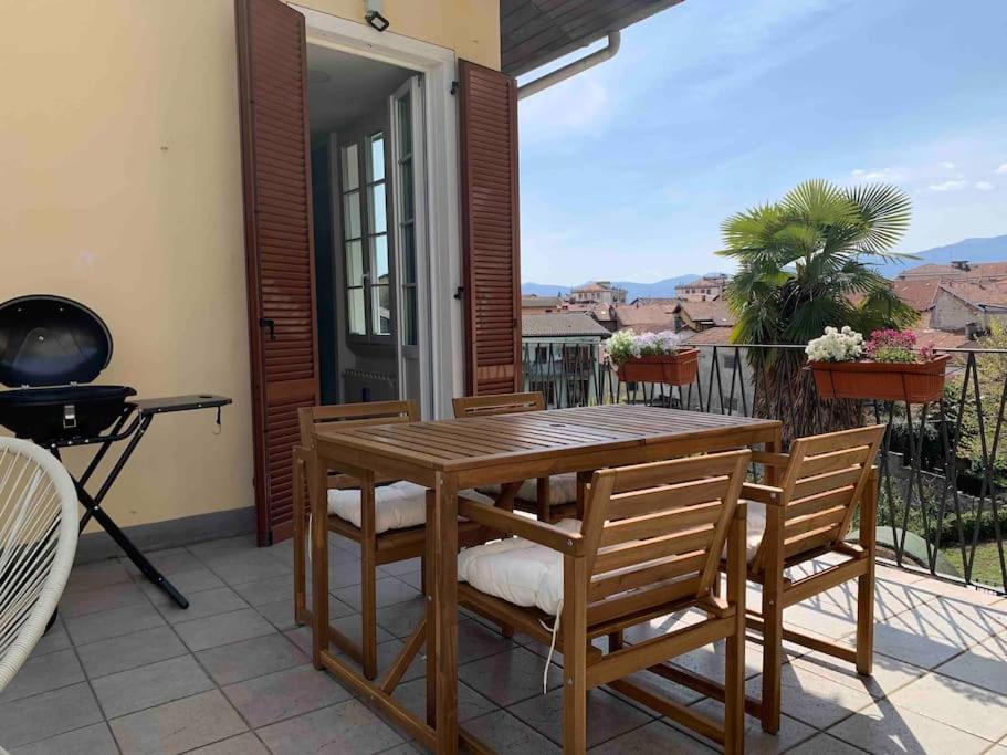 La Dolce Vita Apartment Intra Exterior photo